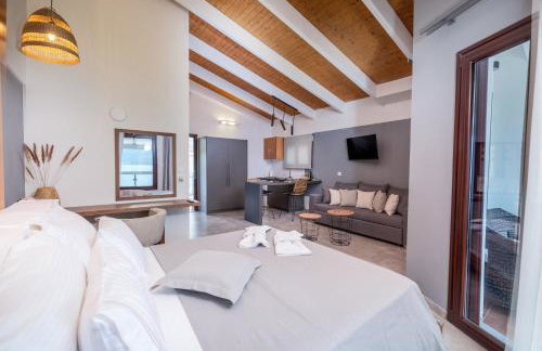 Trizonia Bay Hotel - Photo 7