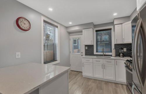 University City Executive Modern 3BR 2BA Within 5 min to Drexel, University of Pennsylvania, & Children's Hospital of Pennsylvania - Photo 9