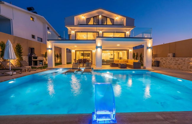 Luxury 4-bed Villa With Private Pool and Jacuzzi - Foto 34