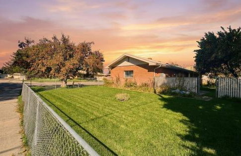 Spacious 4BR Retreat Near Idaho Falls Airport - Photo 12