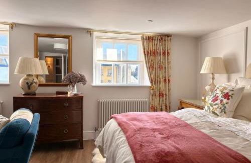 Boutique High Street Apartment In Crickhowell - Photo 21