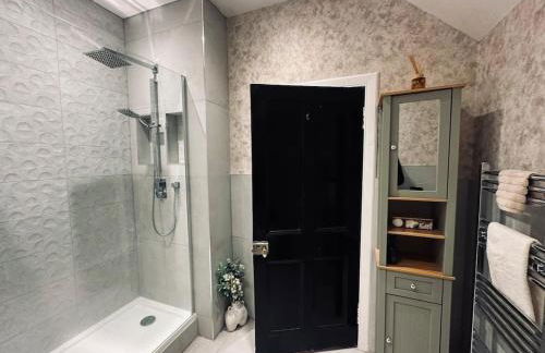 Red Roofs - 5BR Luxury - Large Gardens - EV Point - Near Edinburgh - Photo 23