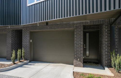 Luxury Townhome Skyline Views Mins To DT - Foto 79