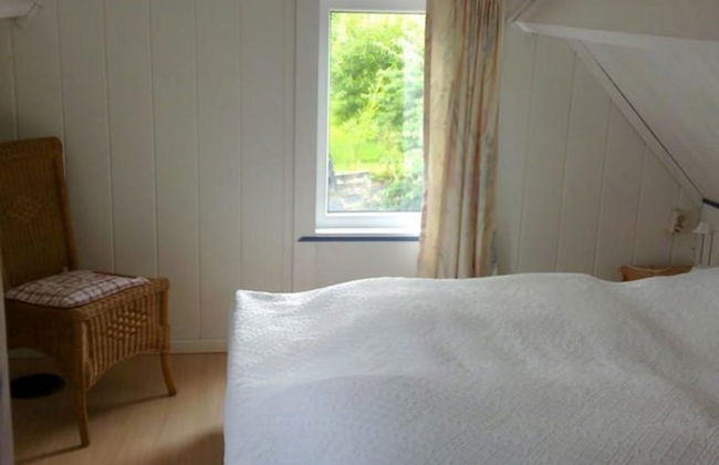 Dike House Near Breskens With Stream Garden - Photo 3