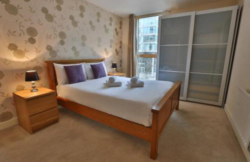 iSTAY APARTMENTS at VIZION - Fully Equipped Modern Serviced Apartments with Balconies, Superfast Broadband, Free Allocated Parking Space, 24h Security, Rooftop Gardens, Located in Central MK - Photo 45