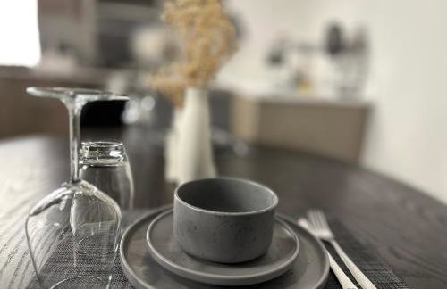 Cozy City Centre Apartment with Free Gym and Free Coffee - Photo 70