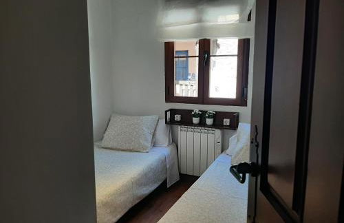 Casa con patio y chimenea en Piedralaves - Photo 16