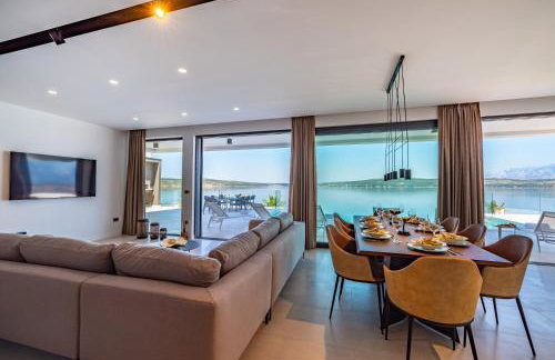 Luxury Villa Novita with Pool - Photo 52