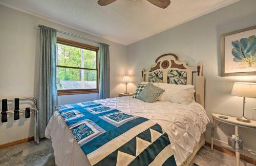 Northern Nights Beachfront Cottage in Kalkaska - Foto 10