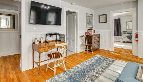 Easy Beach Access! Classic New London Charmer - Foto 5