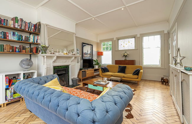 Chic and Colourful Family Home by Underthedoormat - Foto 32