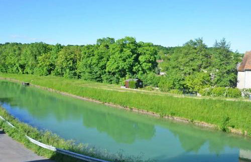 Fil de l'eau Grand T2 rénové - Commerces à pied - Foto 5