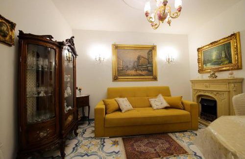 Giallo Napoletano Home - Photo 14