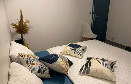 REZ de jardin moderne 4 chambres 8 personnes jardinet - Foto 10