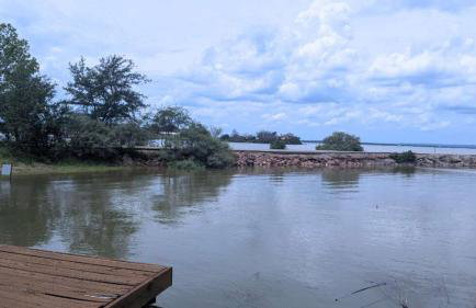 Luxurious Lakefront Estate: Spectacular Views, Expansive Grounds and Private Jetty - Foto 14