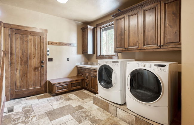 Big Pine by Avantstay Stunning Secluded Oregon Home w/ Hot Tub - Foto 26