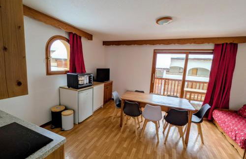 Appartement 4 pièces pour 6-8 personnes, 2 chambres, 1 cabine, 2 canapés-lit double dans le salon, au pied des pistes et piscine l'été, wifi fibre - Foto 60
