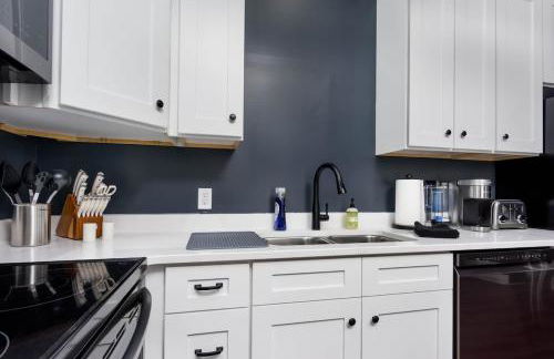 Flats on Front - Riverfront Gem Fast Wi-Fi 2F - Foto 5