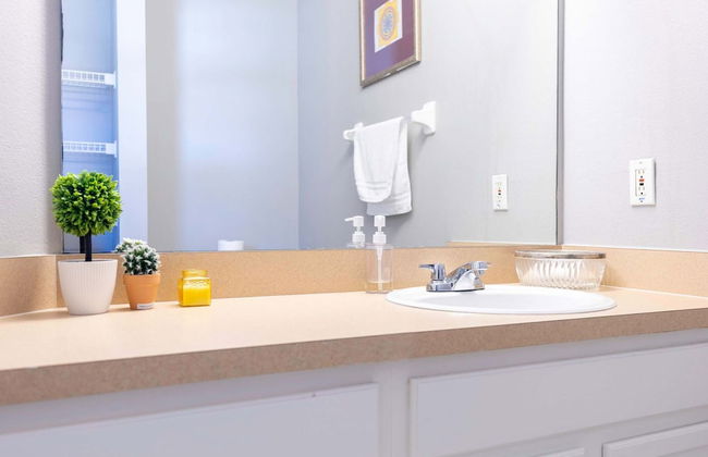 3BR Townhome Steps From Theme Parks Sleeps 6 - Foto 36