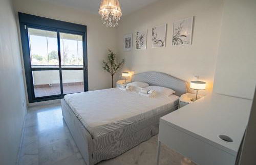 Hello Cosmo - Photo 14