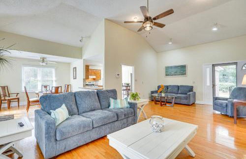 Secluded Mount Pleasant Home - 6 Mi to Beaches! - Photo 5