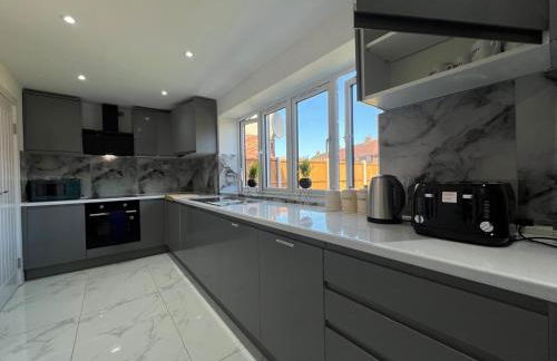 New Build-Free Parking-EV charging-3 Bedrooms-3 showers - Foto 7