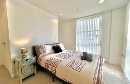 Modern High-Rise Flat in Media City! 2 Beds, 2 Baths - Foto 13