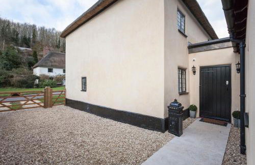 Three Little Pigs Luxury Cottage - Photo 72