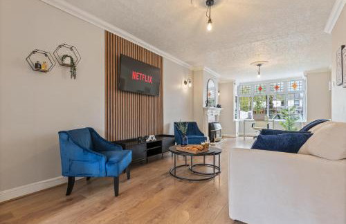 4 to 6 Beds Van Parking South Birmingham NR Edgbaston Solihull Relocations Insurance and Work Bookings Welcome - By Samina - ARZ Stays - Foto 1