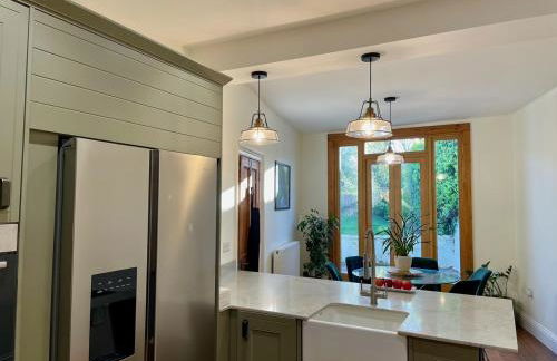 Gorgeous 4 bedroom Townhouse - Photo 10