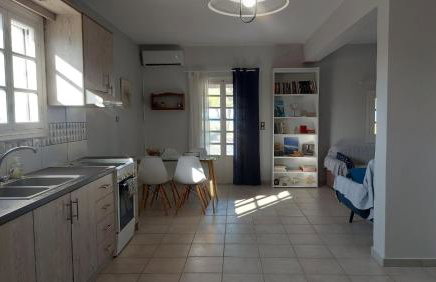 Vintage Beach House - Photo 5