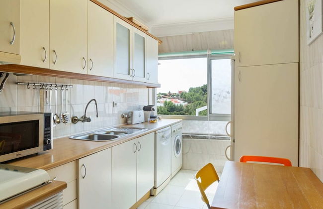 Lovely 2 Bedroom Duplex Apt w Terrace in Cascais - Photo 9