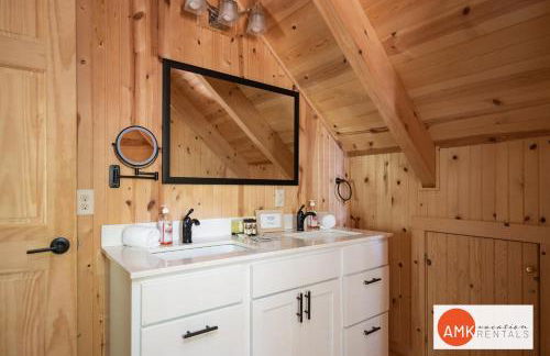 Wonderful Log Cabin near private beach and lake access - Foto 15