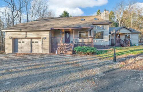 Big Bass Hideaway with Hot Tub - Foto 64