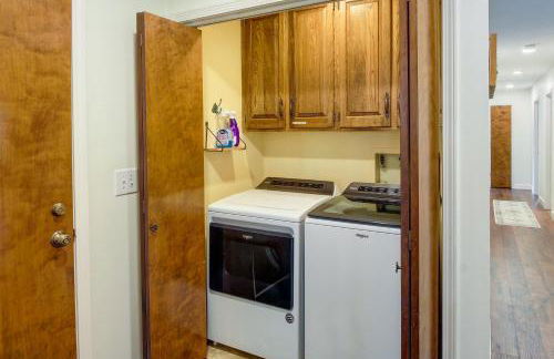 Overland Park Home with Fenced-In Yard and Gas Grill! - Foto 19