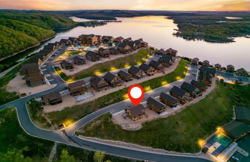 Private Hot Tub, Lake View, 67400 of Free Daily Tickets, Unique Floor Plan! - Foto $