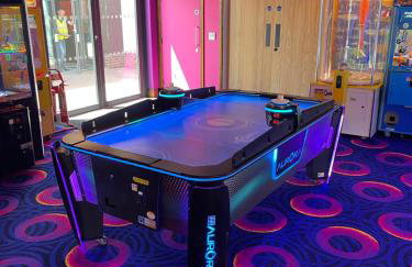 Chichester Lakeside Holiday Park Lakefront Lodge - Foto 48