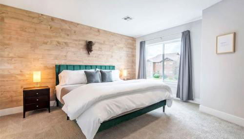 Unique Townhome 2 Car Garage & AC - Foto 2