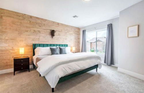 Unique Townhome 2 Car Garage & AC - Foto 2