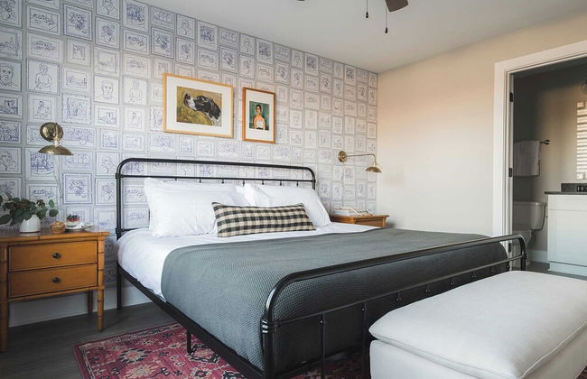 Shelton & Urban by Avantstay Sleeps 20! 2 Unit Buyout! Spacious Design - Photo 17