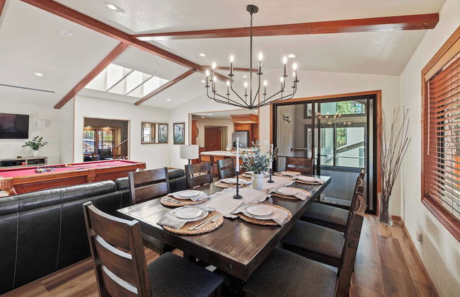 Alpenglow Chateau by Avantstay Ideal Big Bear Location w/ Pool Table & Hot Tub! - Foto 16