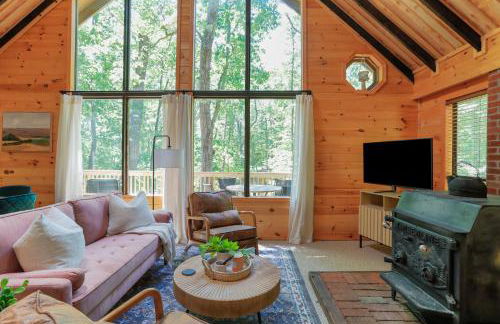 Dog-Friendly A-Frame with Hot Tub and Firepit - Foto 9