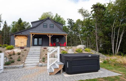 Oceanview Barnhouse Retreat with Hot Tub - Foto 1