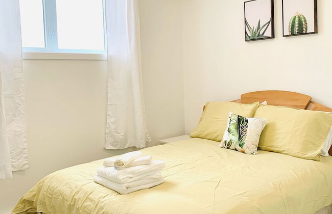 Luxurious and Peaceful Townhouse - Photo 2