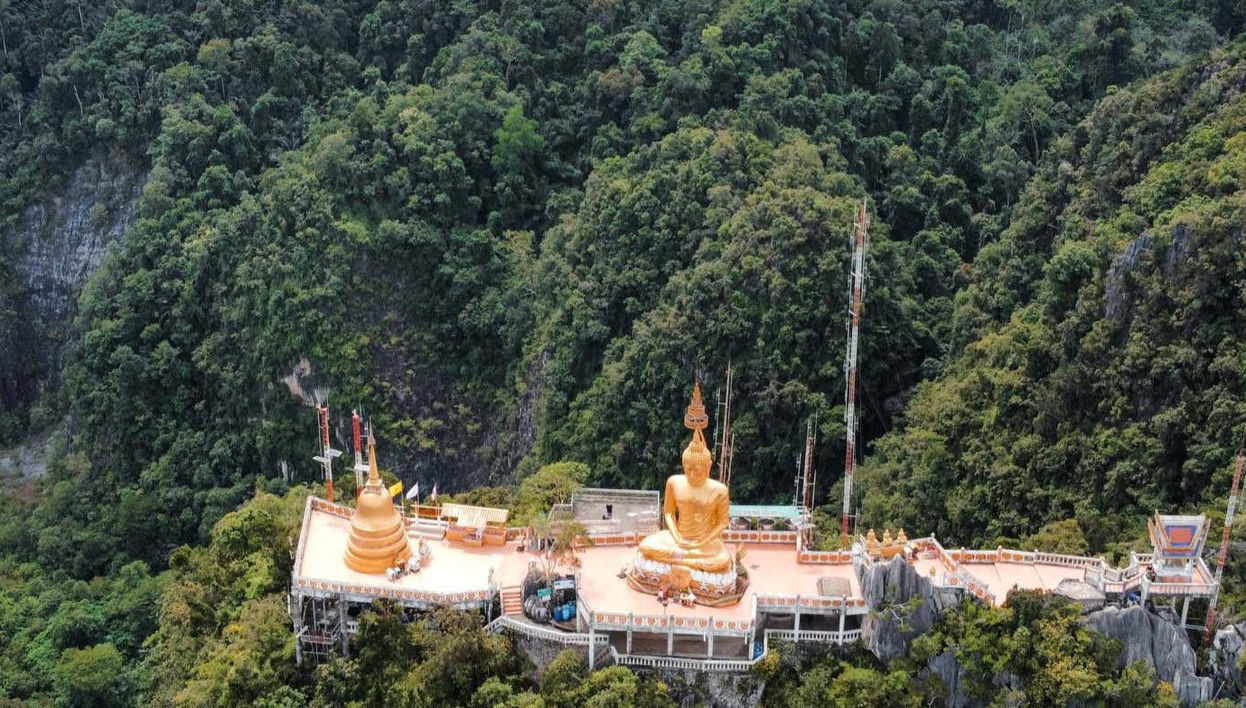 Tiger Cave Temple, Emerald Pool & Krabi Hot Springs - Foto 1