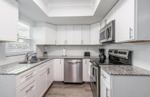 New Apt 2 Bed 2 Bath with Amazing PATIO - Foto 11