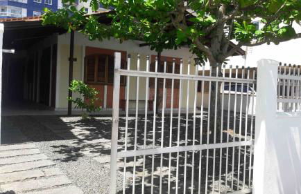 Casa na Enseada - Rua Maceió - 70 metros da Prainha - Photo 2