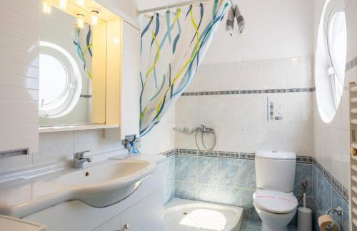 Villa Petros Large Private Pool Walk to Beach Sea Views A C Wifi Car Not Required - 180 - Foto 37