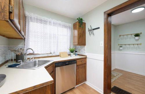 Cozy & Convenient Getaway 3BD 2BA Dog Friendly - Foto 23