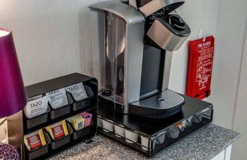 Vineyard Cottage-Pet Friendly & Walk to Oaklawn! - Foto 25